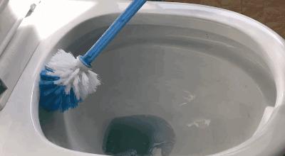 马桶怎么刷又臭又黄,马桶反臭怎么彻底解决小妙招