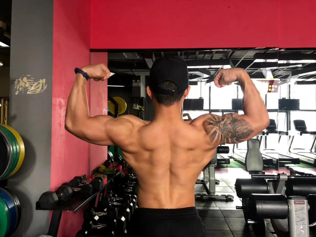 20岁的年纪40岁的身体，“夜店小王子”用健身葆青春