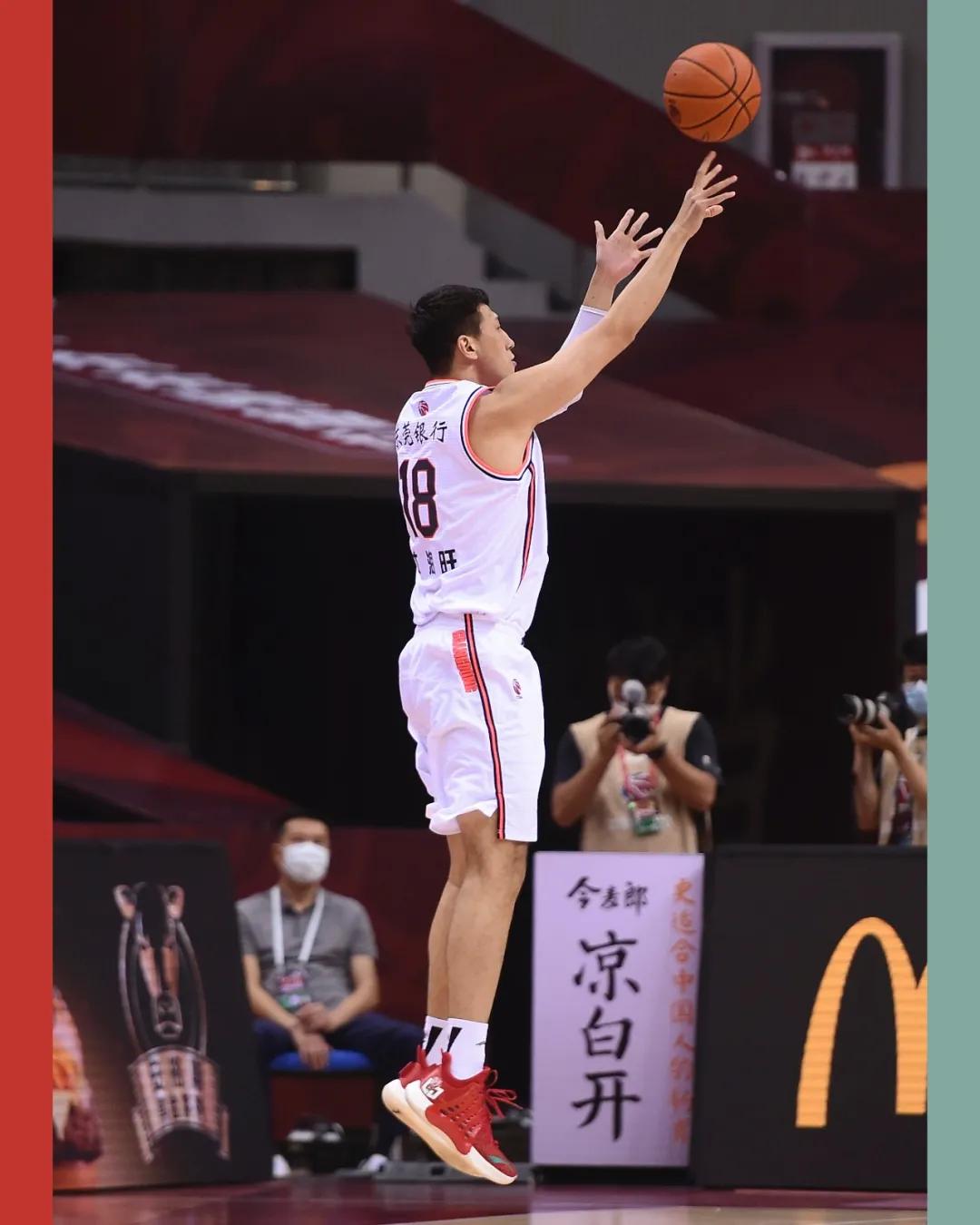 cba今日球鞋上脚一览,今日cba球鞋上脚一览