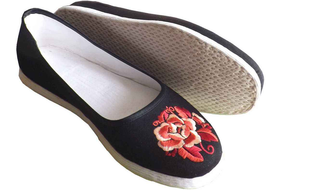 开车穿什么鞋比较舒服,开车穿什么款式的鞋舒适