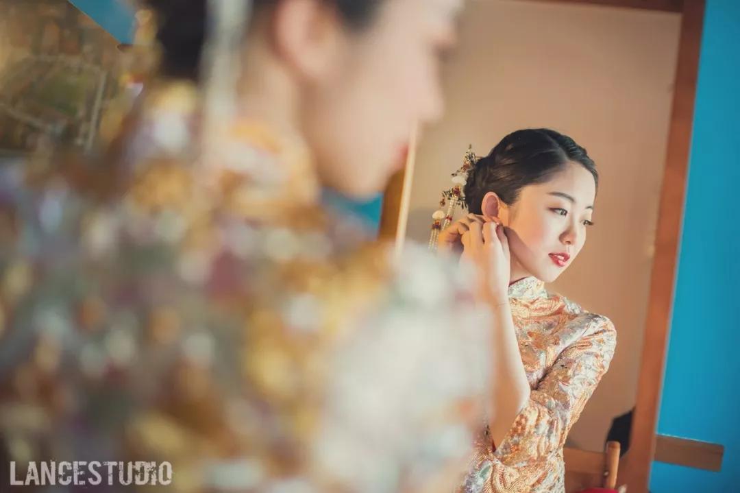 结婚三金都买些什么 (结婚三金都包含什么一定要买吗)