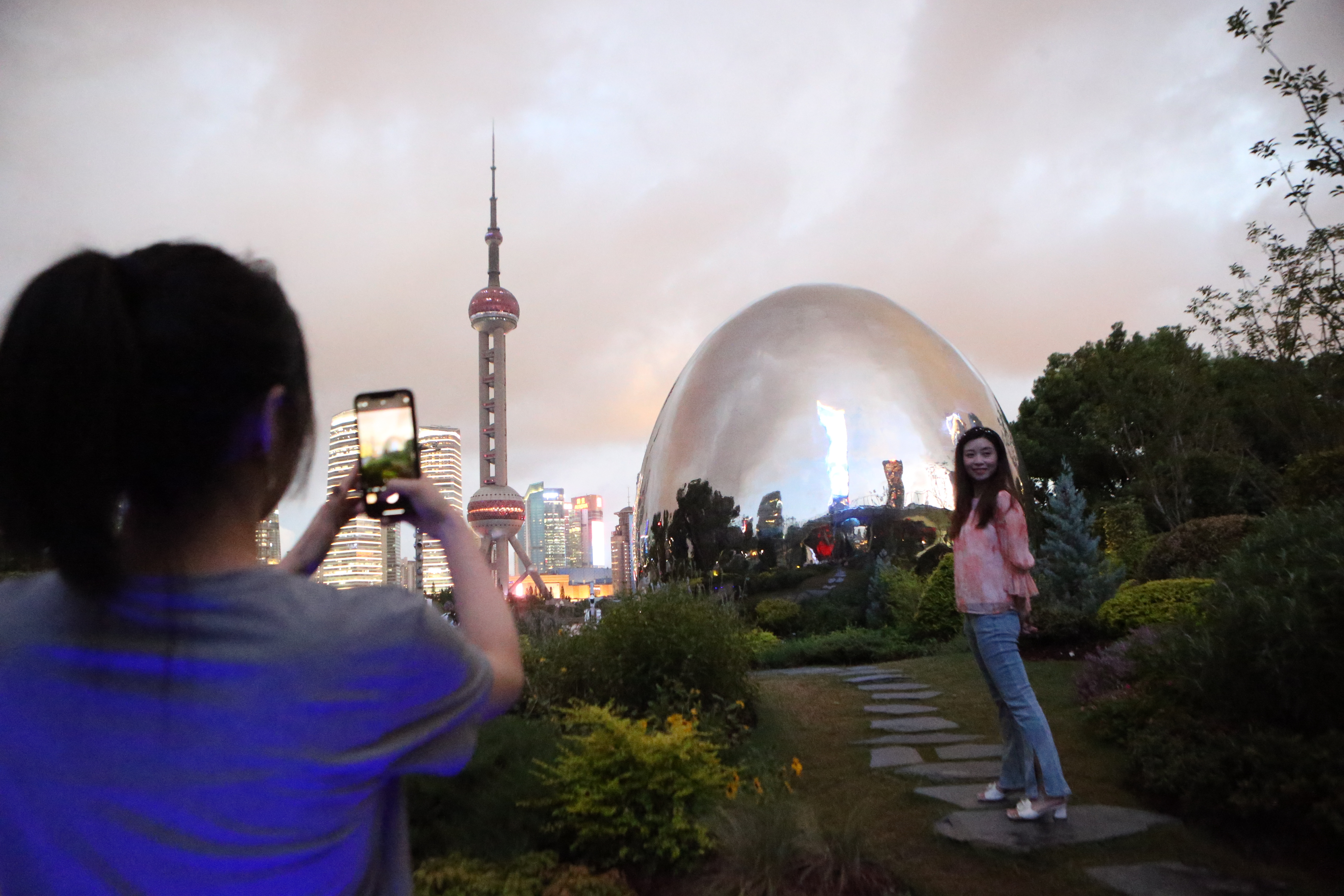 北外滩银色水滴,上海外滩惊现巨大海市蜃楼