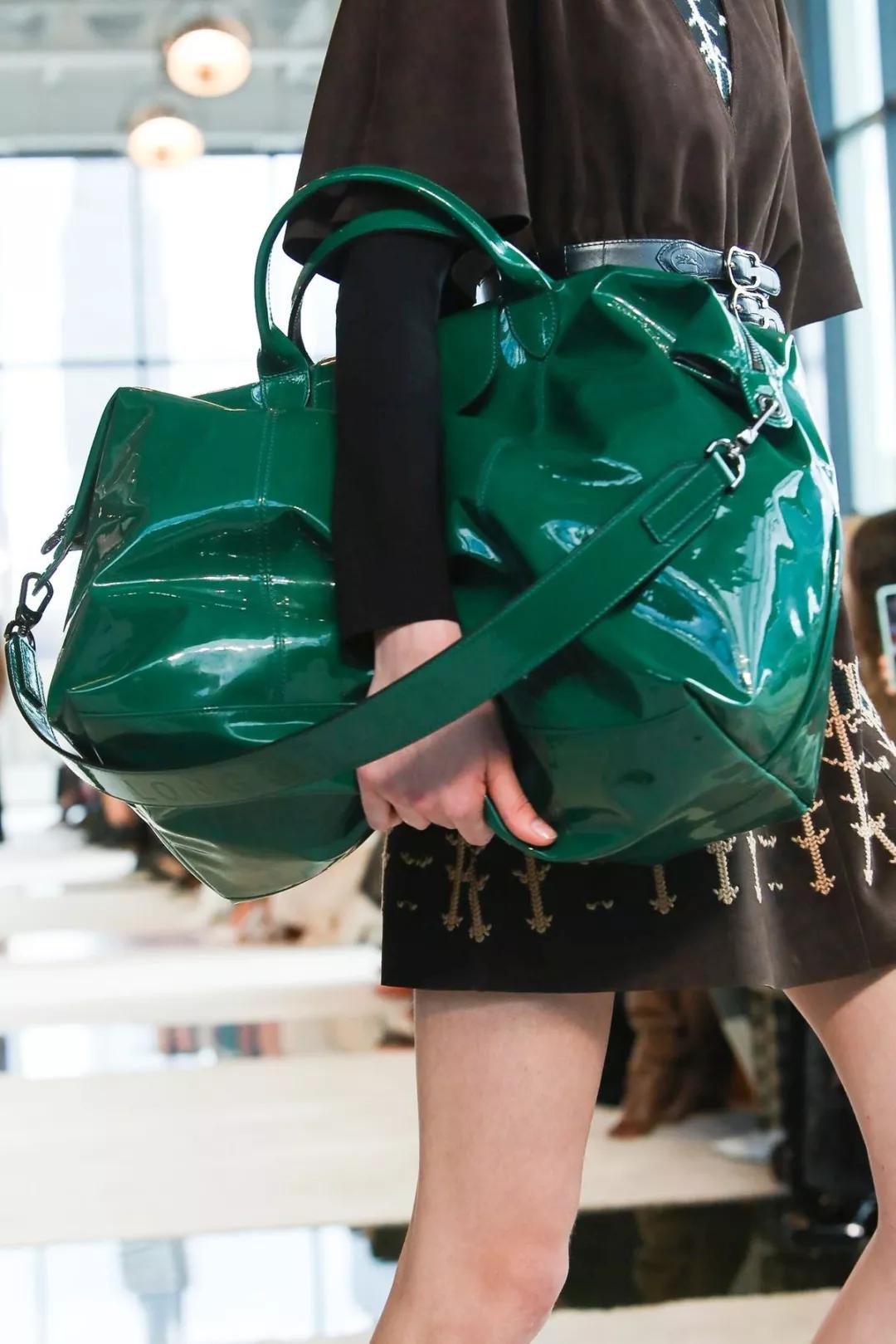 等疫情过后穿上漂亮的衣服,等疫情过后去赏花