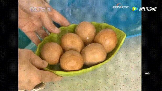 5秒剥鸡蛋的正确方法,鸡蛋剥皮的做法视频