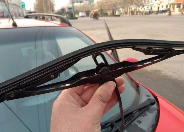 雨刮器刮不干净修车,雨刮器刮不干净别急换