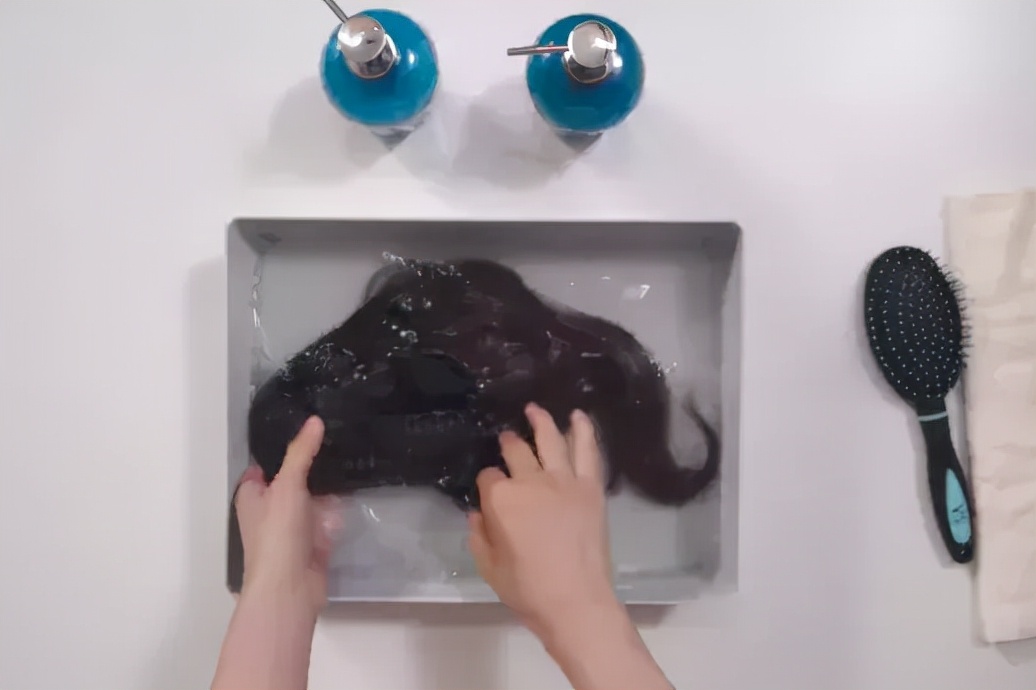 如何清洗假发的正确方法,如何清洗假发的方法