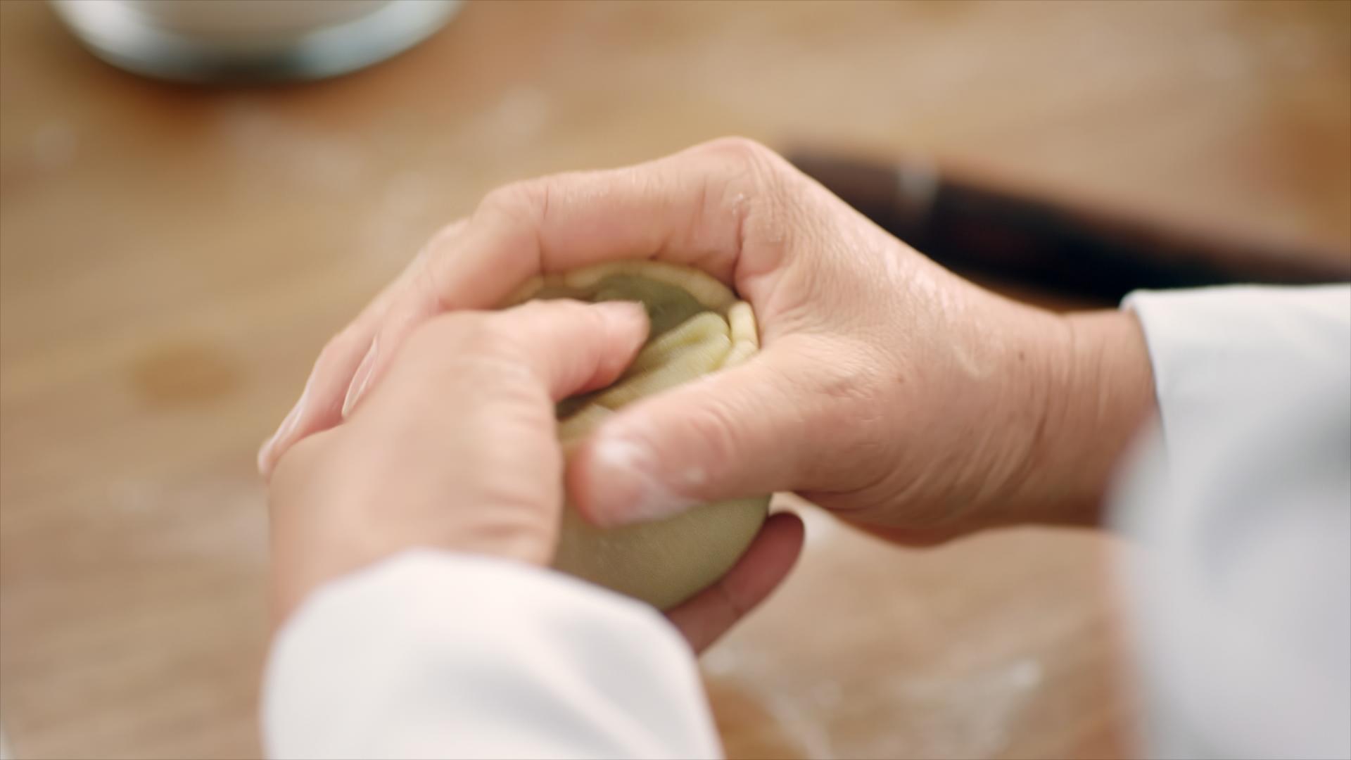 荣华传承月饼1983多少钱一盒,荣华传统五仁月饼价格
