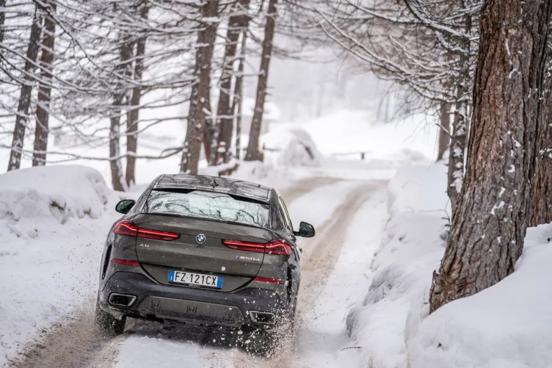 宝马x5和x6哪个更值得买,宝马x6二手车值不值得购买