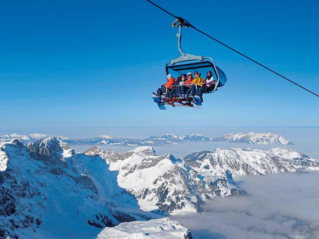 瓷器比景德镇更美?小龙虾泛滥没人吃?爱喝酒又不限速的梦幻国