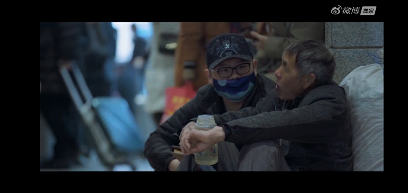 岳云鹏相声完整版送礼物,岳云鹏自费拍的短片