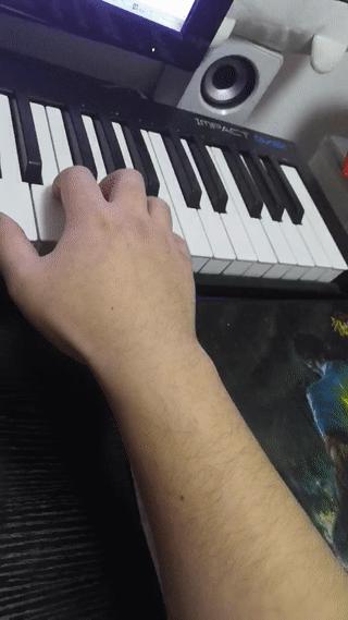 快速弹八度怎么练,手小如何弹八度四音