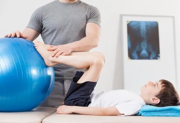 孩子运动发育迟缓怎么办,10个月宝宝运动发育迟缓怎么办