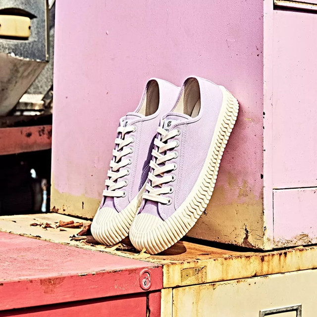 帆布鞋百搭是哪种颜色,帆布鞋经典百搭款