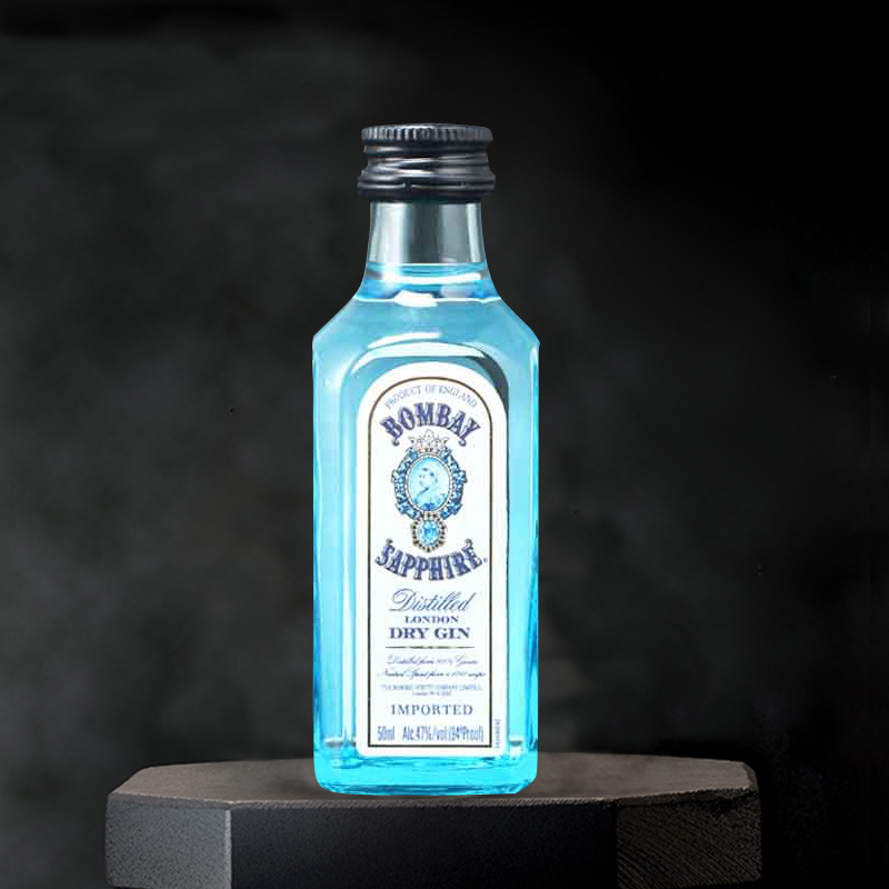 这些可以揣在裤兜里的酒，一遍走一边喝，好看又拽瞬间起范