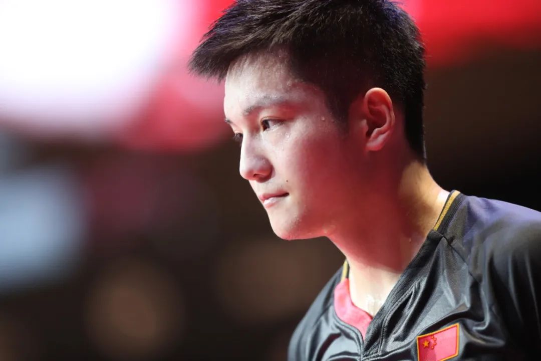 2020卡塔尔乒乓球赛樊振东王楚钦,所有的跌倒