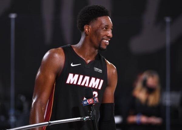 勇士全队希望库里拿西决mvp,勇士时隔三年重返总决赛库里承诺