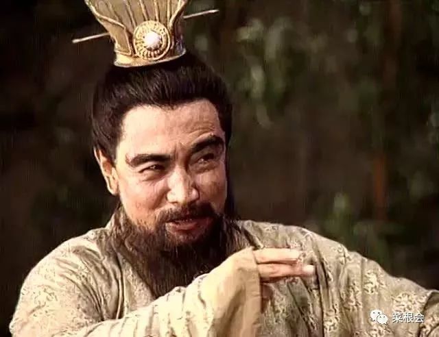 毛*东泽**评价司马懿：出身士族，多谋略，善权变