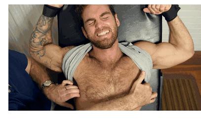 挠胳肢窝方法,怎样挠胳肢窝最痒