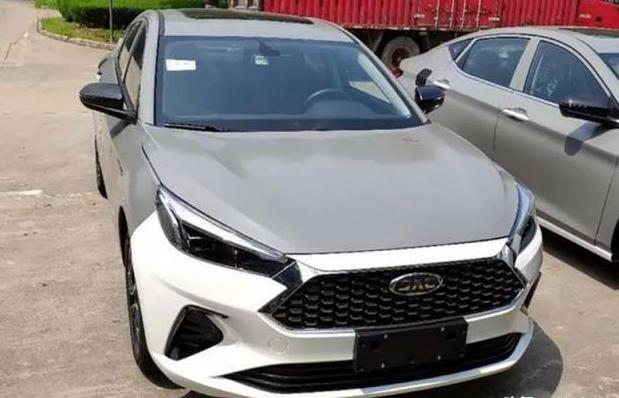 江淮新款轿车什么时候上市,江淮首款车对标迈巴赫