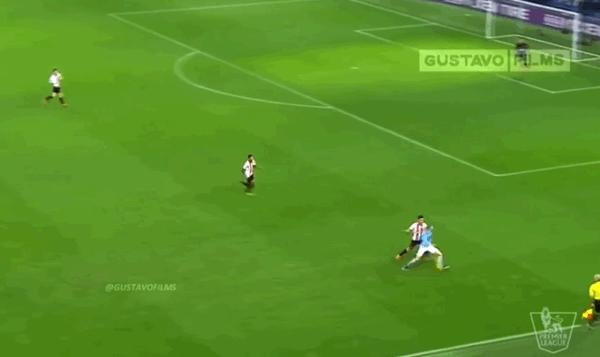 曼城4比1曼联德布劳内庆祝图片,18-19赛季英超曼城德布劳内