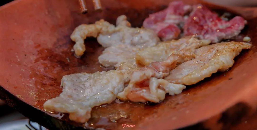 瓦片烤肉是哪里的,正宗瓦片烤肉