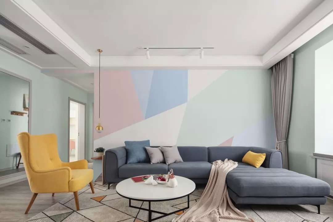 家里装修墙壁太单调怎么办,家里空白墙面怎么装饰实用