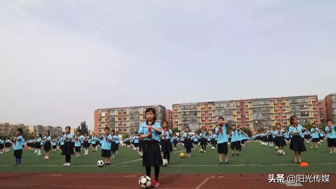 德阳天元烛光小学u11组足球比赛,德阳5人制小学足球比赛