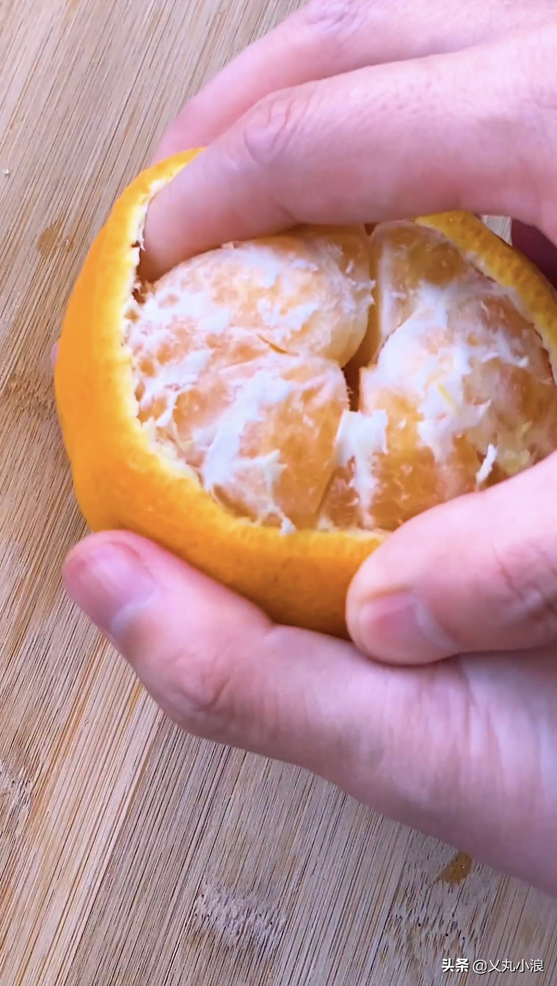 丑橘蒸蛋，一道好玩又好吃的菜肴，小朋友们都喜欢