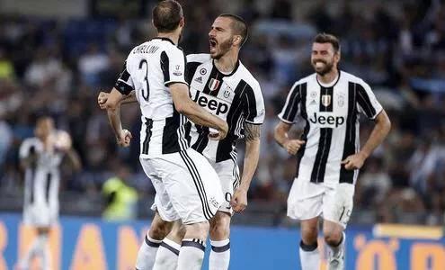 足坛现在哪一支球队后防线最差,足球历史上最强后防线