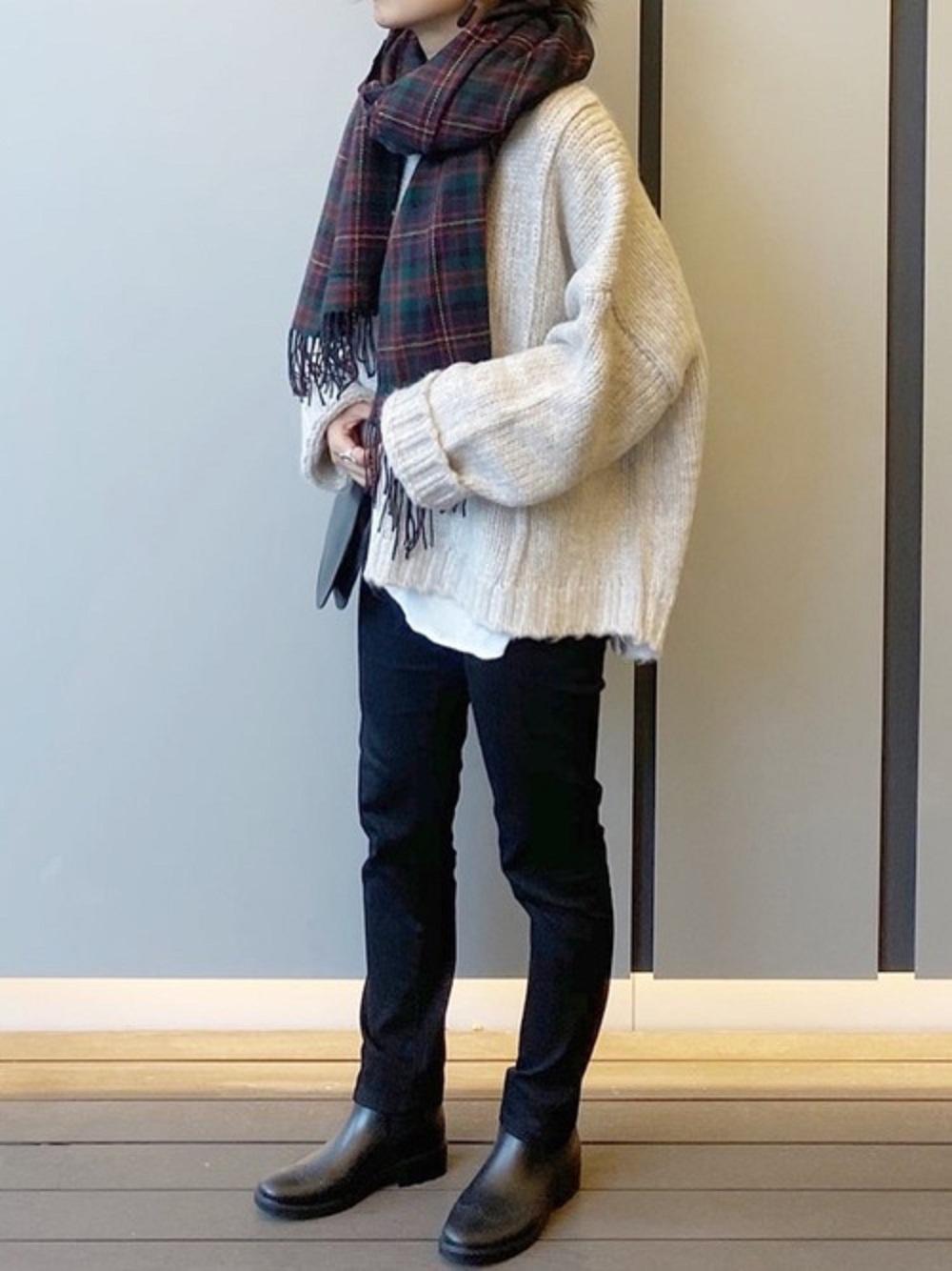 围巾披肩当上衣的系法简单,时尚一点的简单披肩