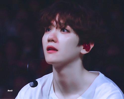 边伯贤做梦素材之你是个黏人精,exo盘点边伯贤这些年的神仙舞台