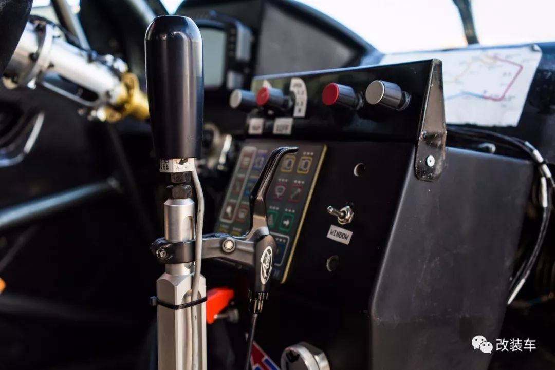 拳打法拉利脚踢迈凯伦evo,拳打法拉利脚踢迈凯伦的跑车