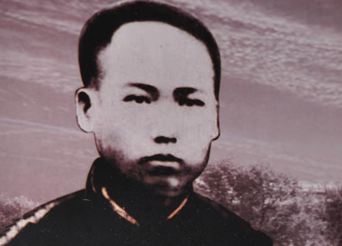 毛*东泽**17岁作《咏蛙》诗，令世人膜拜？专家争论：未必毛主席原创