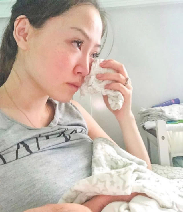 坐月子为什么觉得心里好委屈想哭,坐月子控制不住老发脾气怎么办