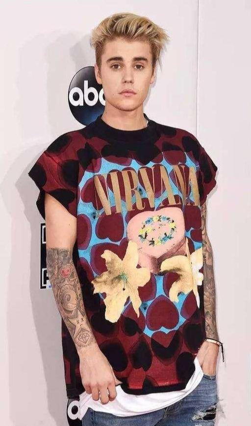 美国潮牌T恤,潮牌正品fearofgodessentials