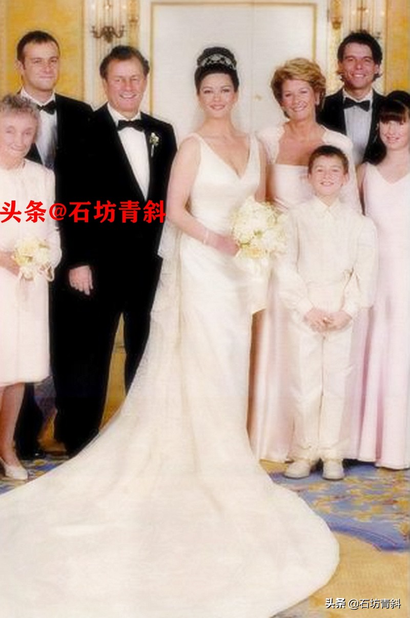 她被迫签下悔婚协议书,她迫于压力结婚当天签下离婚协议