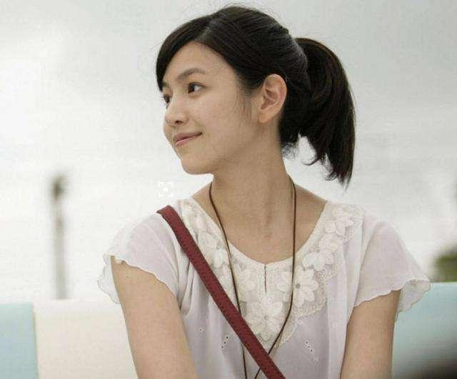 脖子粗短怎么穿好看,脖子修长怎么穿衣服