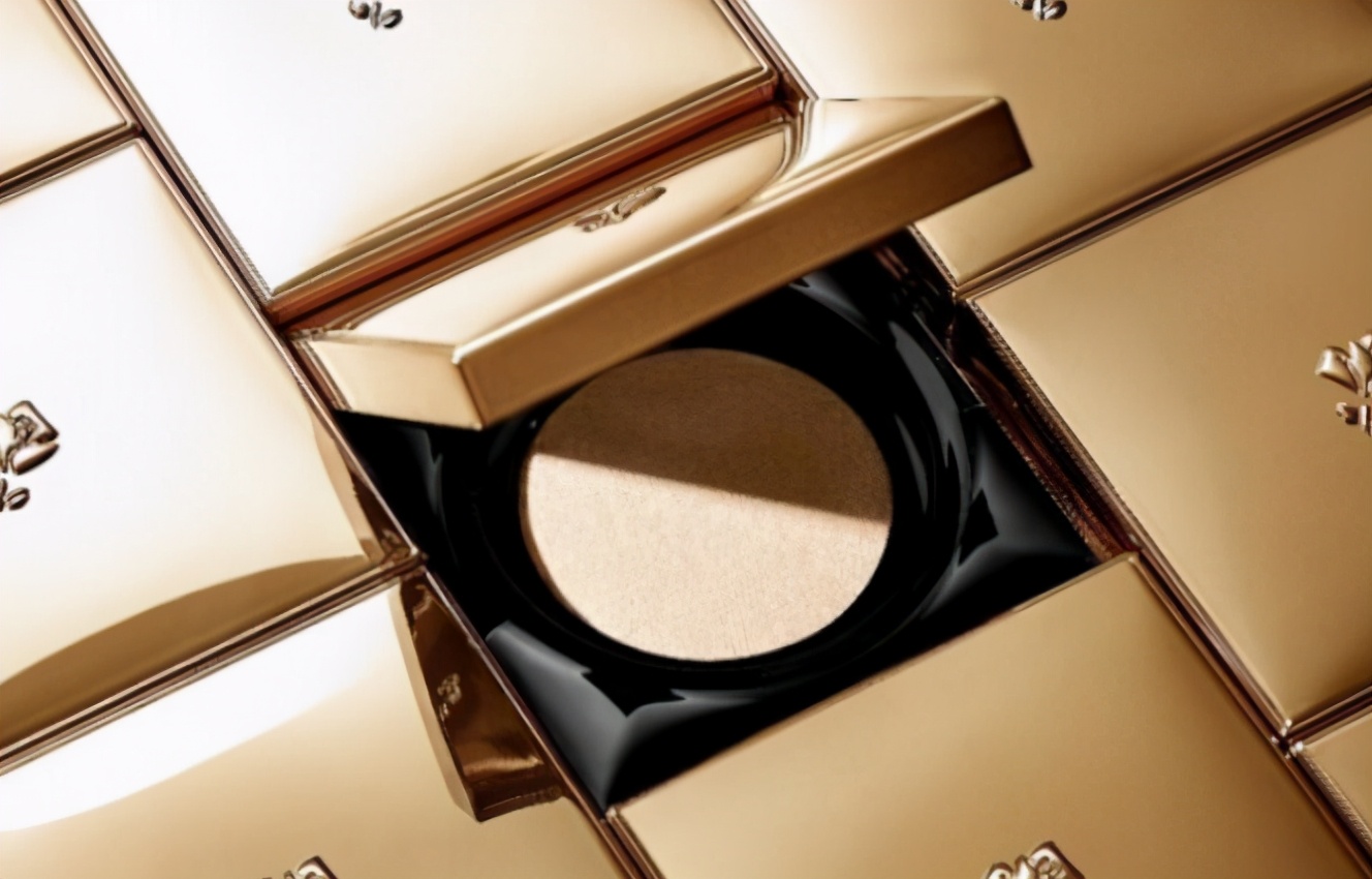 bb霜跟粉底液哪个更服帖,最好用的bb霜粉底液