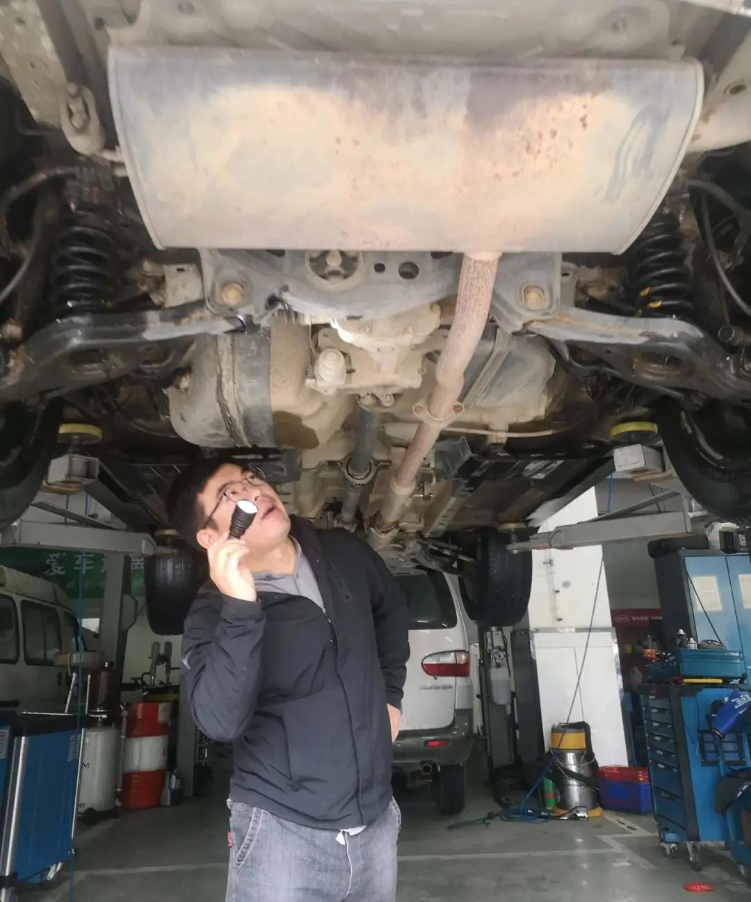 智跑19款2.0顶配二手车,11年起亚智跑2.4四驱油耗测评