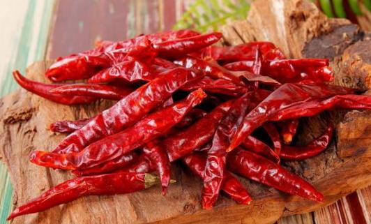 如何做辣椒油不用泼热油,做辣椒油切记别直接泼油