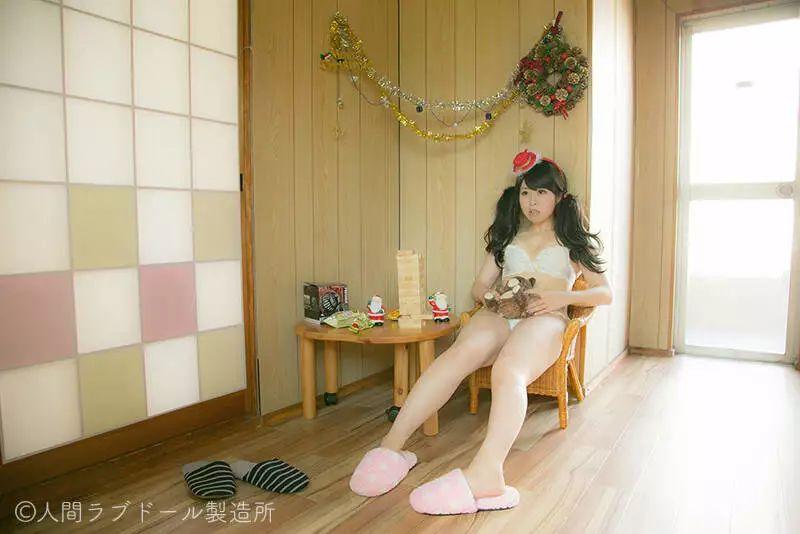 日本宅男开了一家“*气娃充**娃”照相馆，美女们争先恐后变成娃娃！