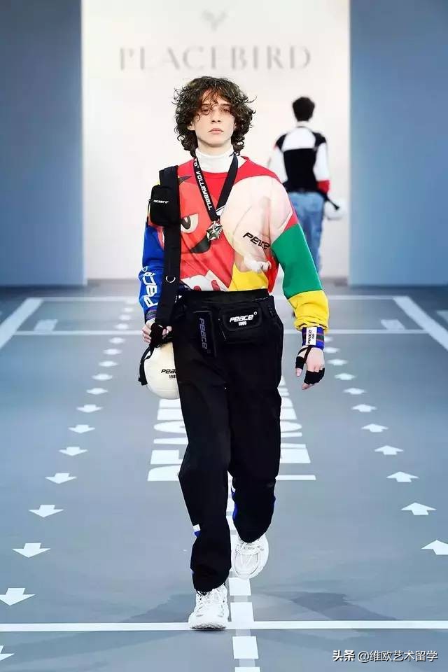 太平鸟时装发布会,太平鸟联名绿色外套