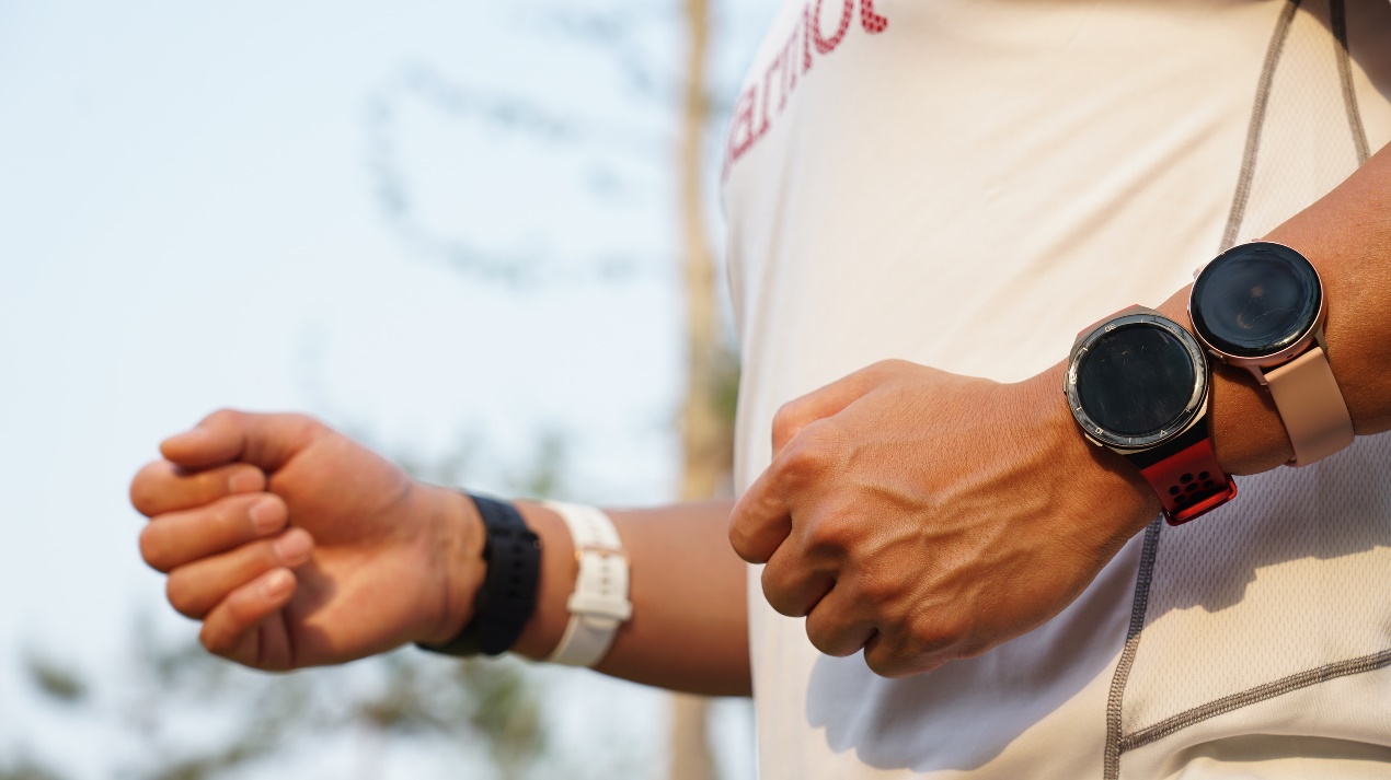 小米佳明运动手表对比 (佳明和华为智能手表推荐)