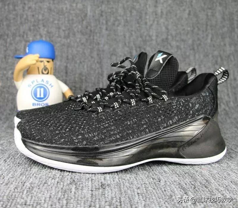 克莱汤普森回归首秀穿什么鞋 (克莱汤普森复出首秀什么鞋)