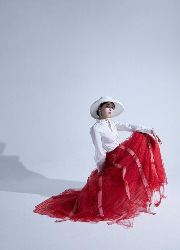 李凯馨高级质感纱裙,李凯馨时尚大片