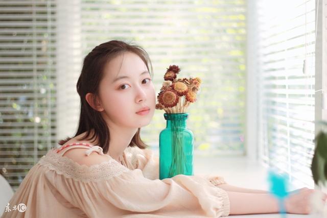 小说里的霸总跟女主亲吻,小说里霸总接吻