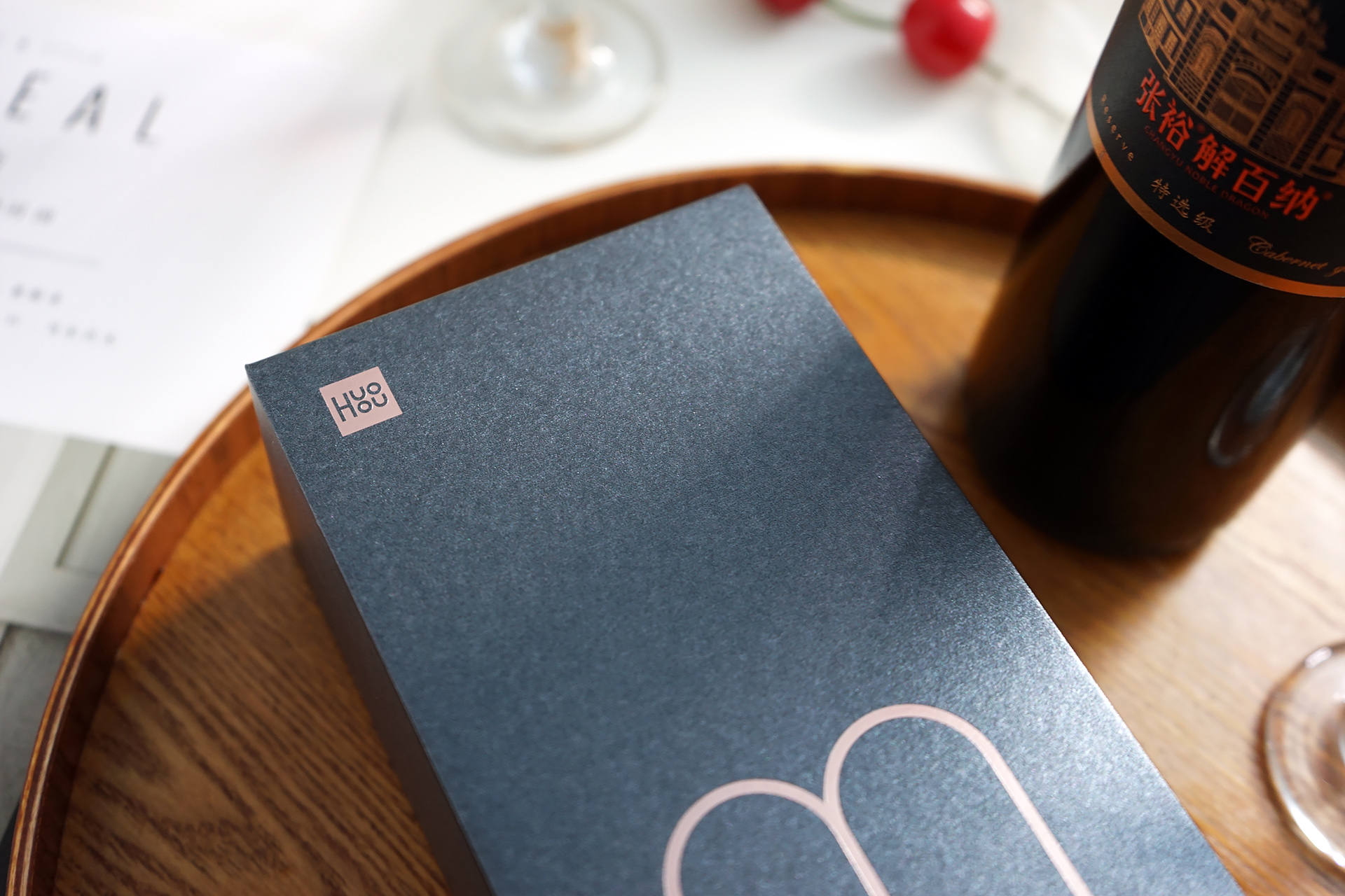 红酒自动开瓶器演示,开红酒神器开瓶器