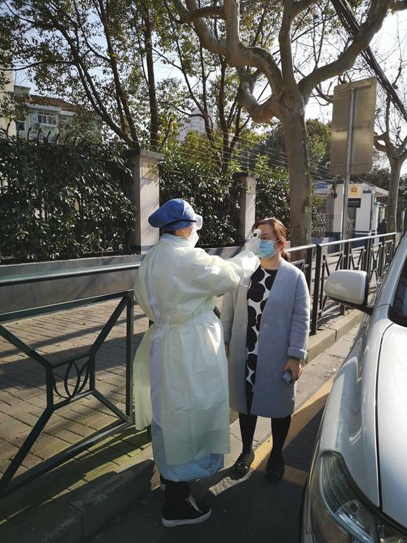 家庭医生杨竹洁沉淀真情、抗疫逆行：响应华山”张爸”的话，*党**员必须先上