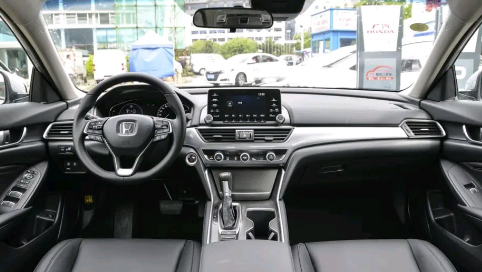 七代雅阁和老款宝来,宝来和雅阁哪个好