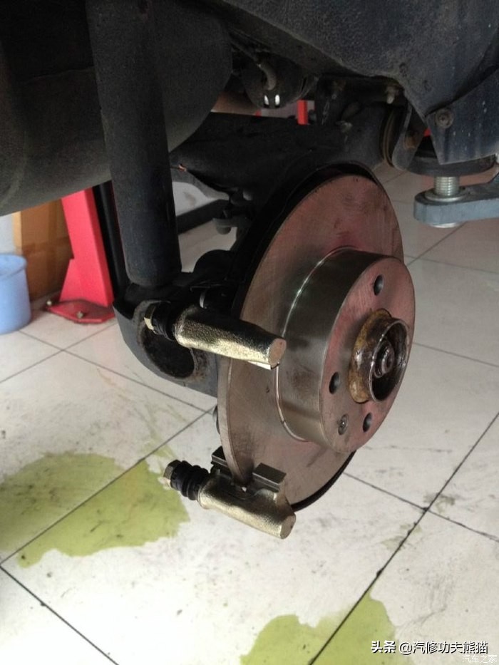 桑塔纳3000后轮鼓刹改碟刹,桑塔纳后轮鼓刹改碟刹教程